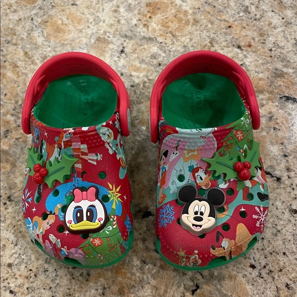 CROCS Disney Infants Holiday Christmas Festive Red Green Clogs Size C6 Sandals
